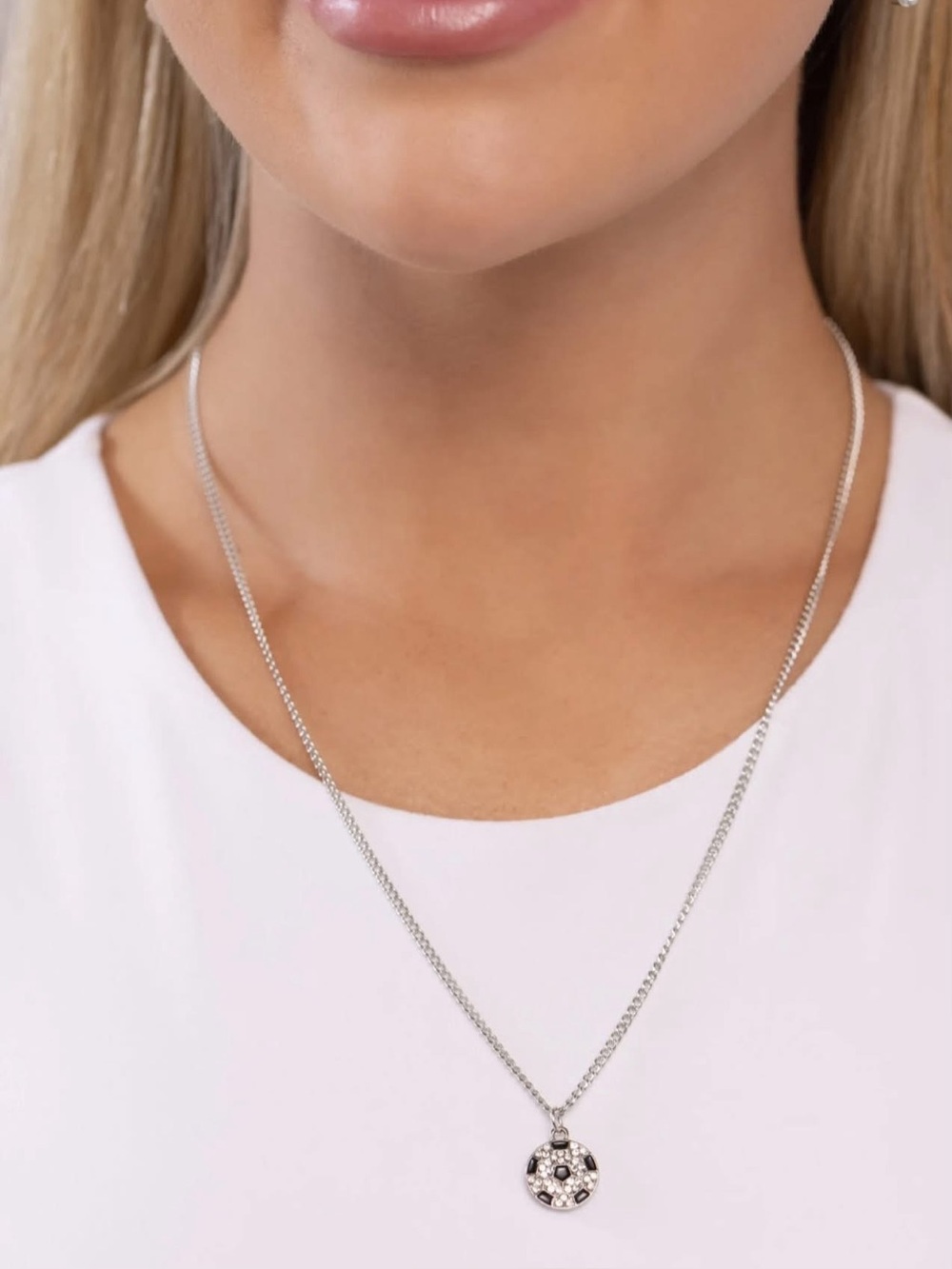 paparazzi Silver Floral Crystal Pendant Necklace